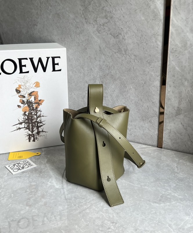 Pebble Bucket Bag In Soft Grained Calfskin“19.5*16*16CM”-009=