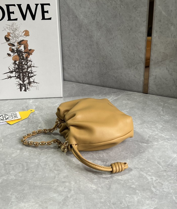 Flamenco Purse Bucket In Mellow Nappa Lambskin“23*17*5.5”-038=