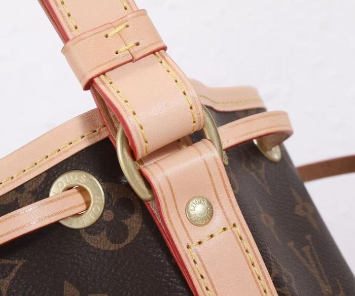 Noe Crossbodt Bag BB “24*22*15CM” 006