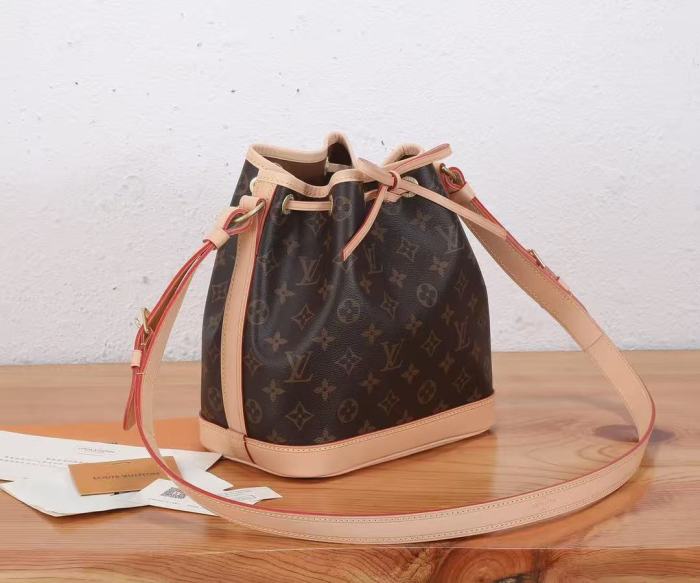 Noe Crossbodt Bag BB “24*22*15CM” 006