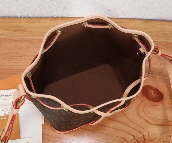 Noe Crossbodt Bag BB “24*22*15CM” 006