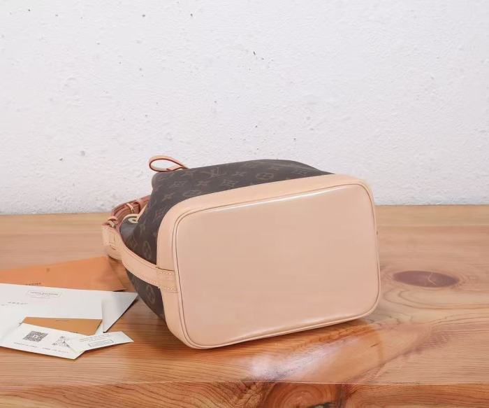 Noe Crossbodt Bag BB “24*22*15CM” 006