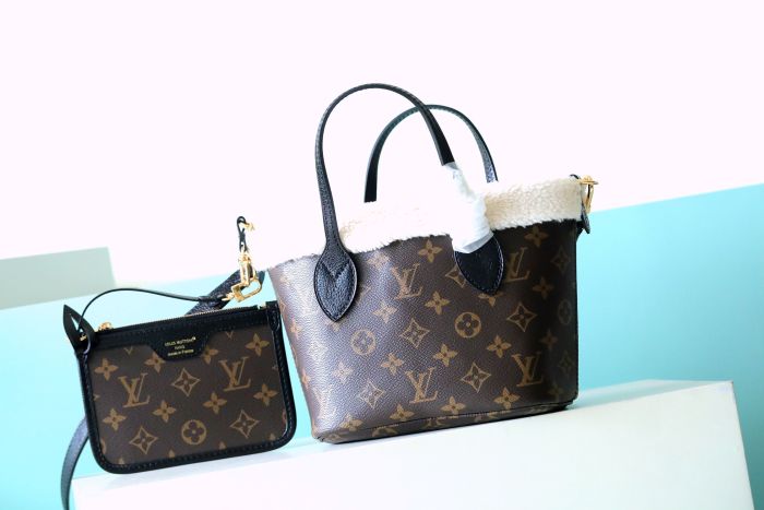 Neverfull Bandouliere  Inside Out BB “26.5*16.5*11CM” 085