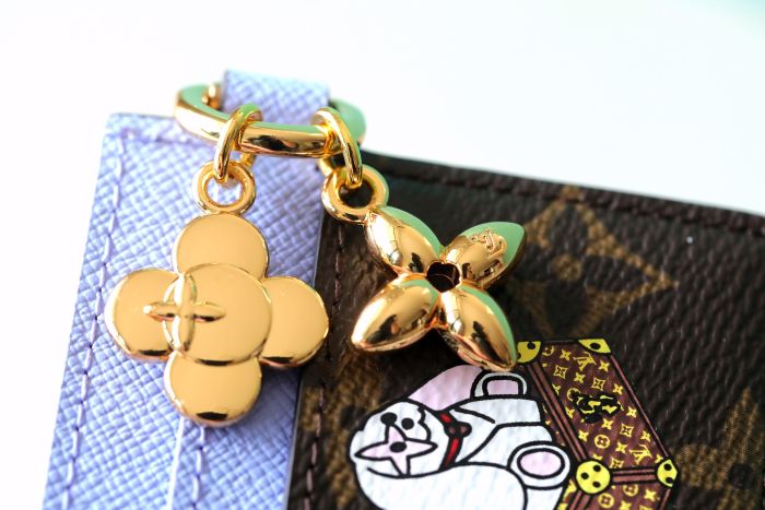 Charms ”10.2*7.3*0.3CM“ 081