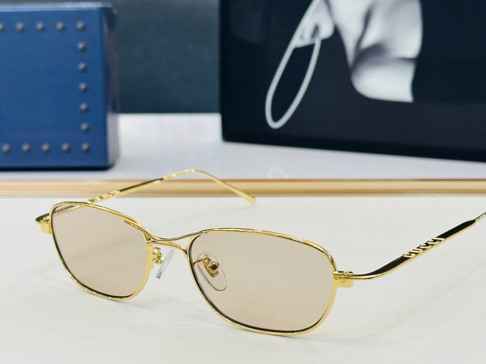 GUCCI SUNGLASSES-051
