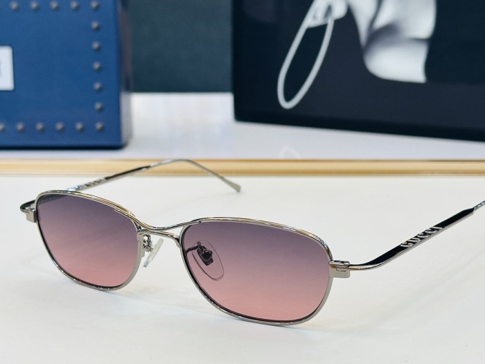 GUCCI SUNGLASSES-051