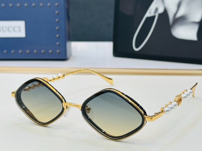 GUCCI SUNGLASSES-061