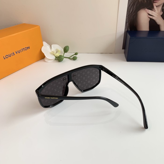 LOUIS VUITTON SUNGLASSES-09