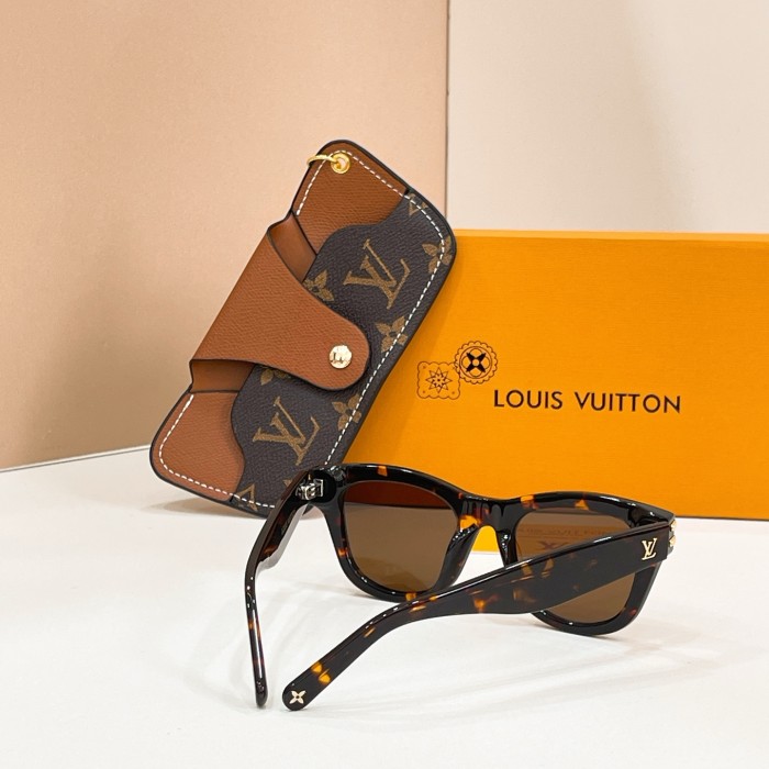LOUIS VUITTON SUNGLASSES-041