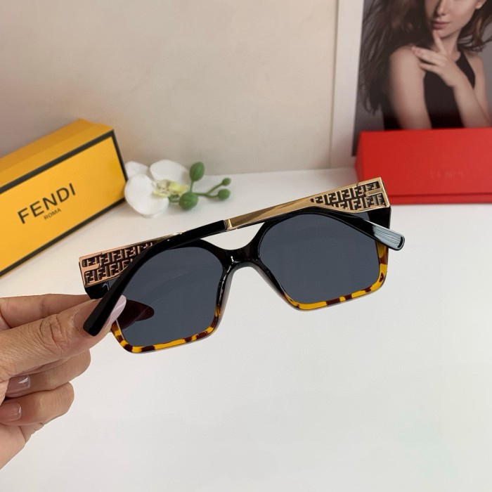 FENDI SUNGLASSES-09