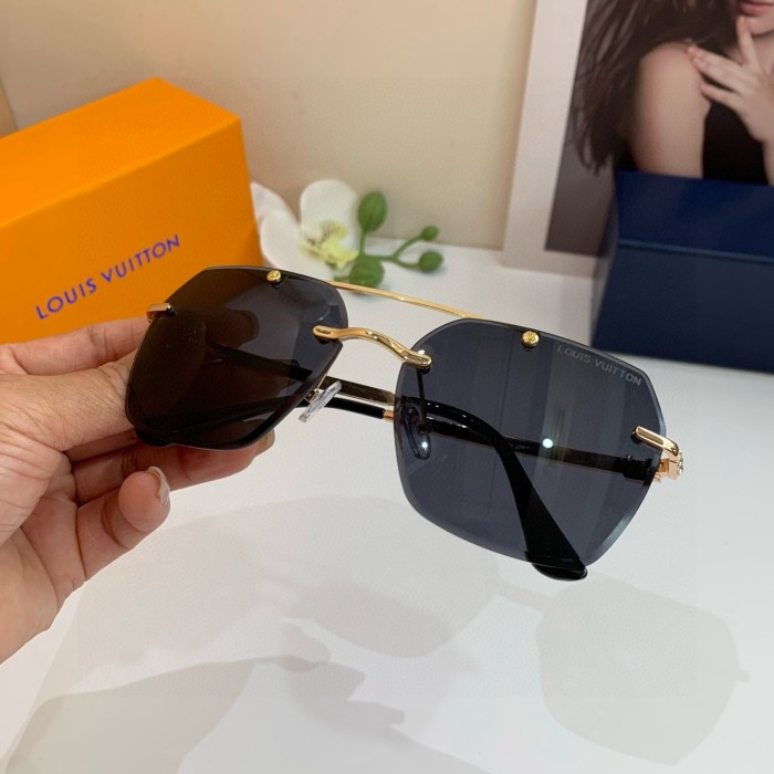 LOUIS VUITTON SUNGLASSES-59