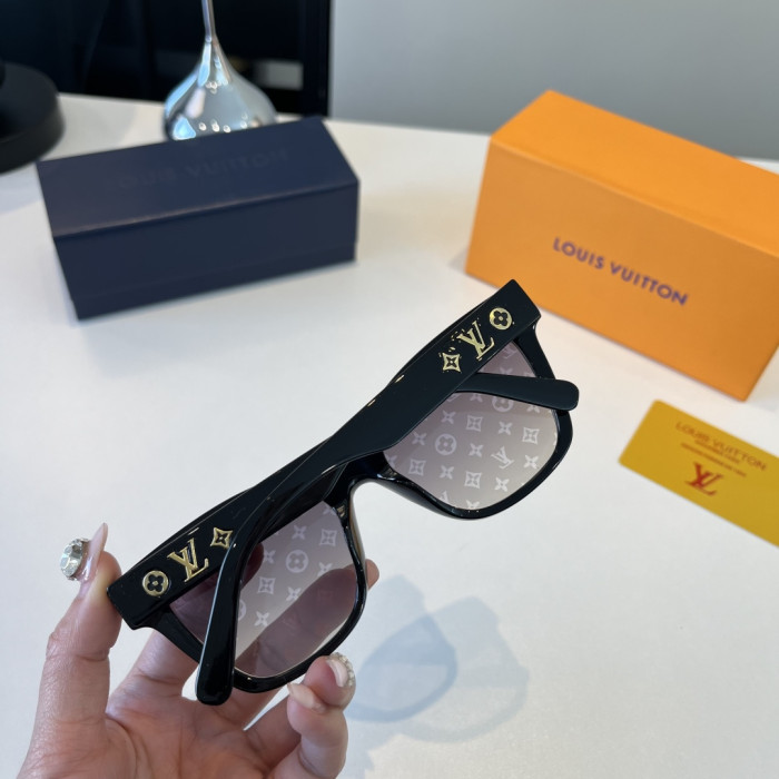 LOUIS VUITTON SUNGLASSES-09