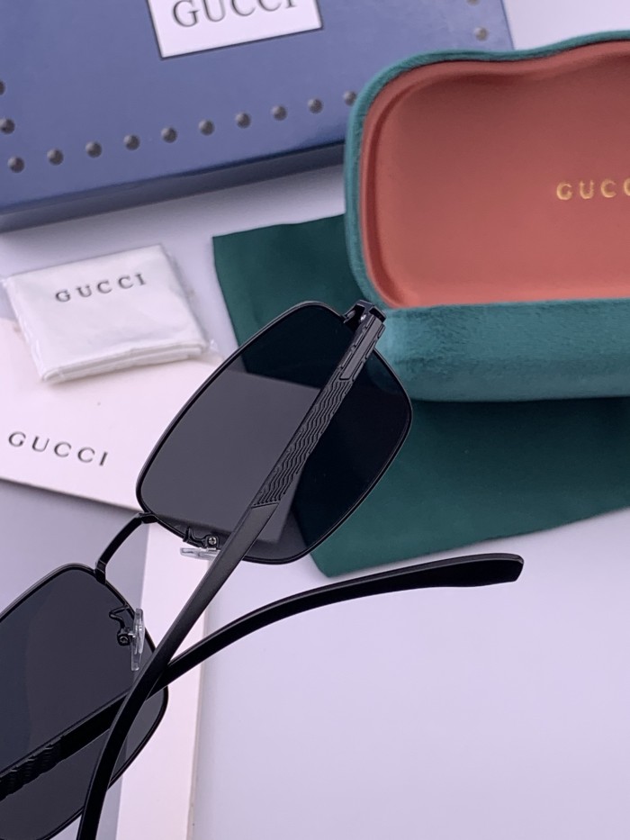 GUCCI SUNGLASSES-011