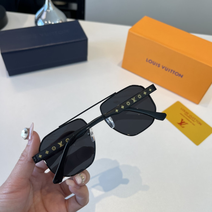 LOUIS VUITTON SUNGLASSES-09