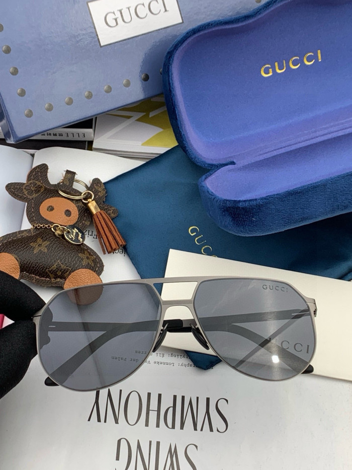 GUCCI SUNGLASSES-011