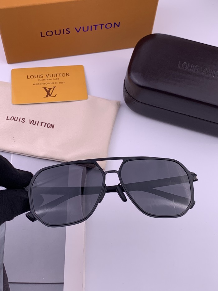 LOUIS VUITTON SUNGLASSES-011
