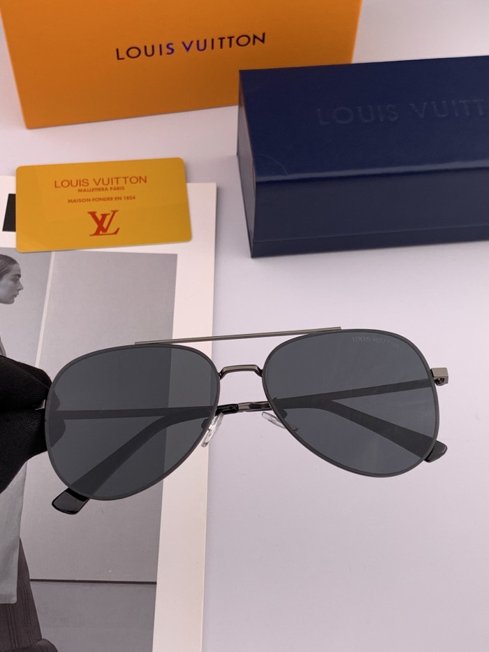 LOUIS VUITTON SUNGLASSES-011