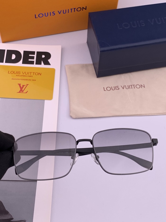 LOUIS VUITTON SUNGLASSES-011