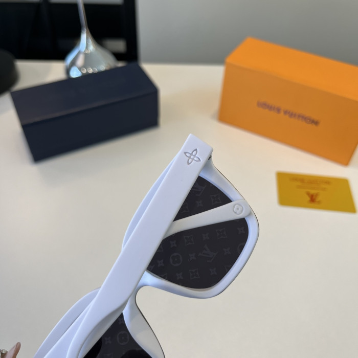 LOUIS VUITTON SUNGLASSES-09