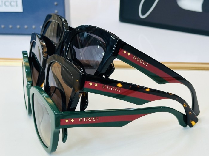 GUCCI SUNGLASSES-051