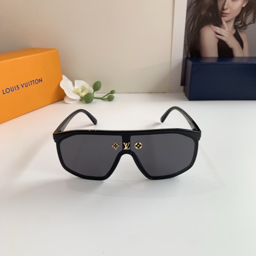 LOUIS VUITTON SUNGLASSES-09