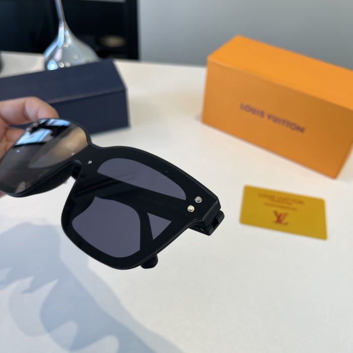 LOUIS VUITTON SUNGLASSES-09