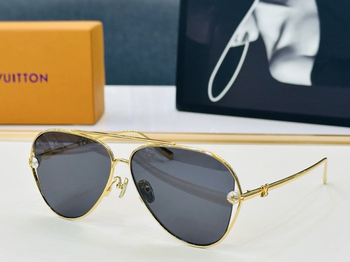 LOUIS VUITTON SUNGLASSES-051