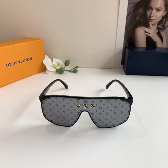 LOUIS VUITTON SUNGLASSES-09