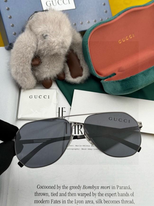 GUCCI SUNGLASSES-011