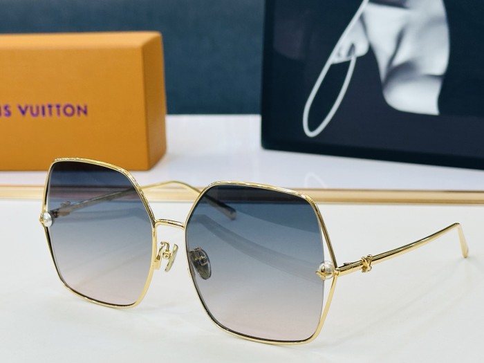LOUIS VUITTON SUNGLASSES-051