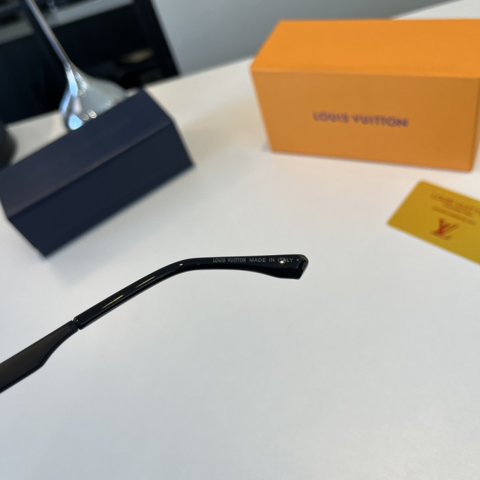 LOUIS VUITTON SUNGLASSES-09