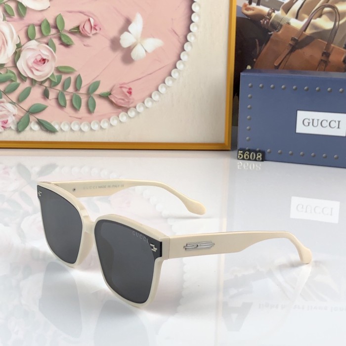 GUCCI  SUNGLASSES-501