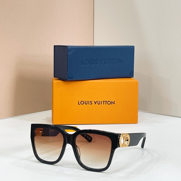 LOUIS VUITTON SUNGLASSES-041
