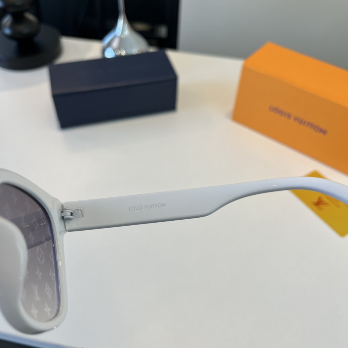 LOUIS VUITTON SUNGLASSES-09