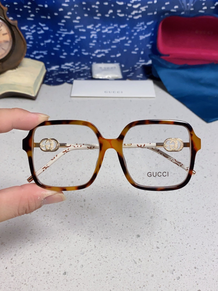 GUCCI  SUNGLASSES-58