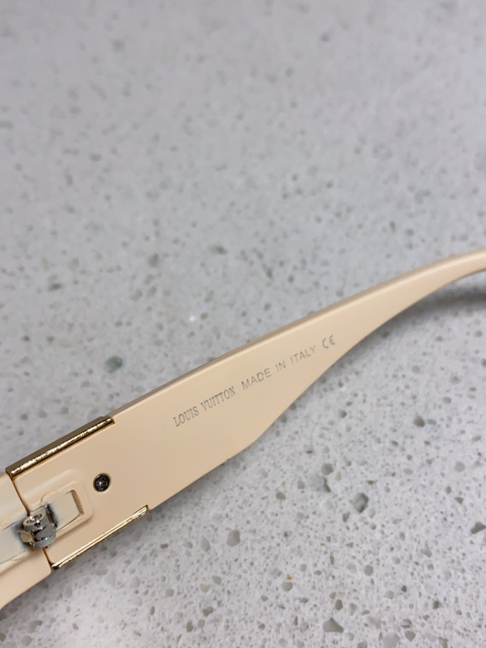 LOUIS VUITTON SUNGLASSES-09