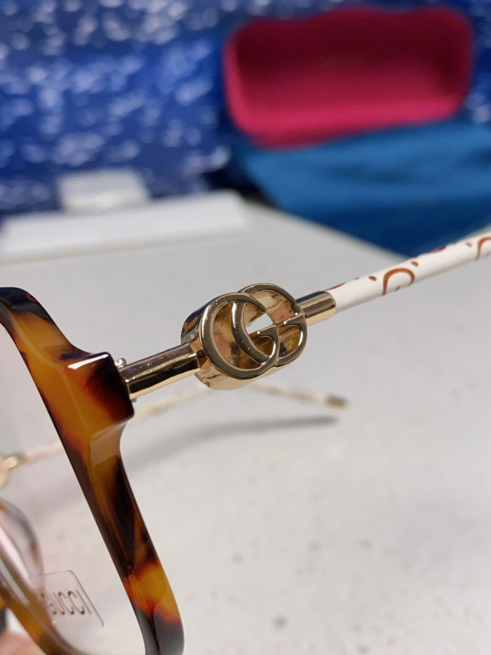 GUCCI  SUNGLASSES-58