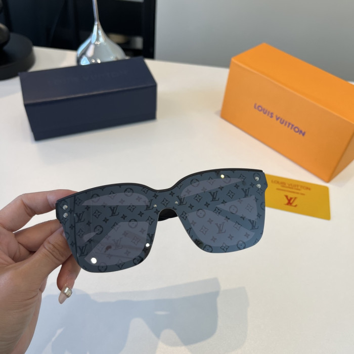 LOUIS VUITTON SUNGLASSES-09