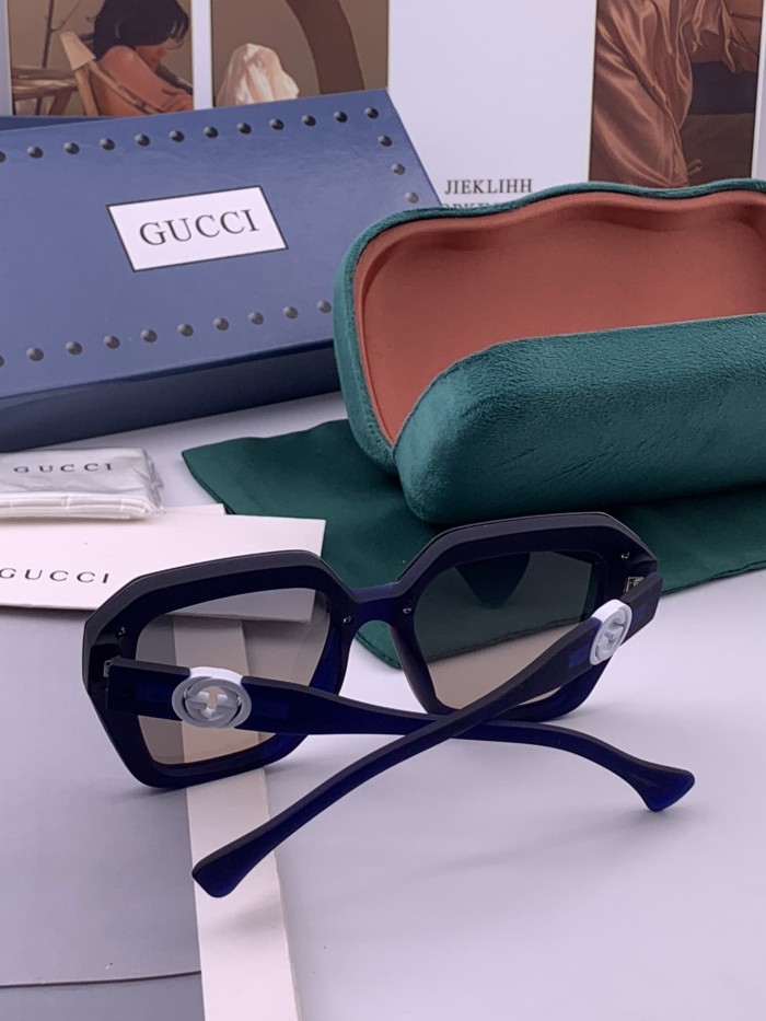GUCCI SUNGLASSES-011
