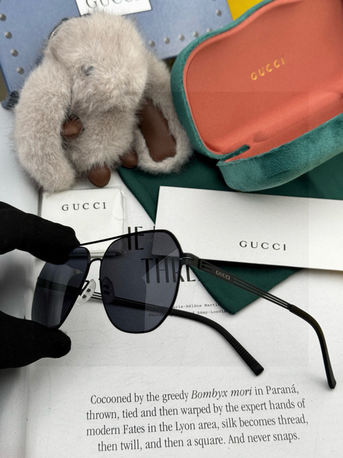 GUCCI SUNGLASSES-011
