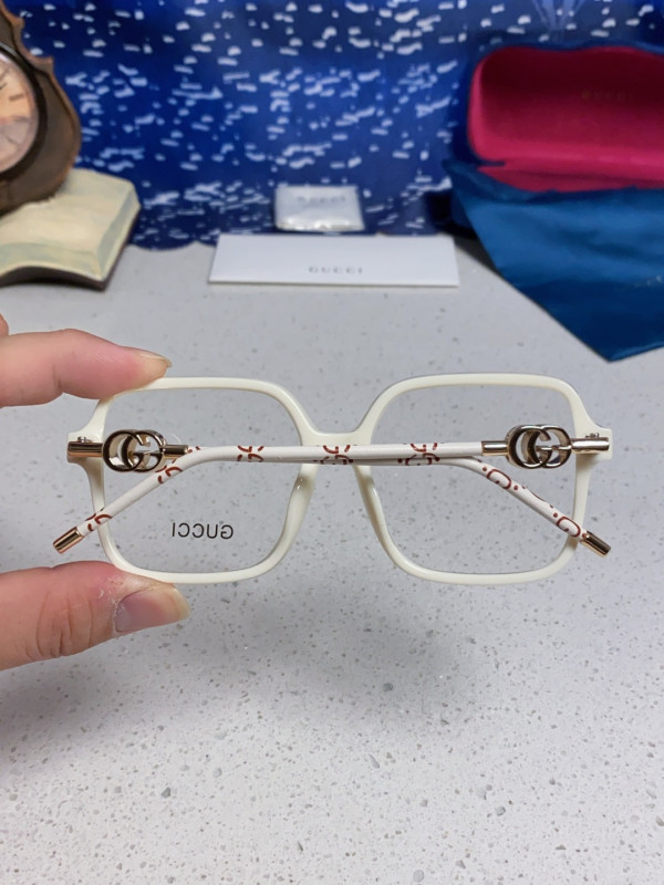 GUCCI  SUNGLASSES-58