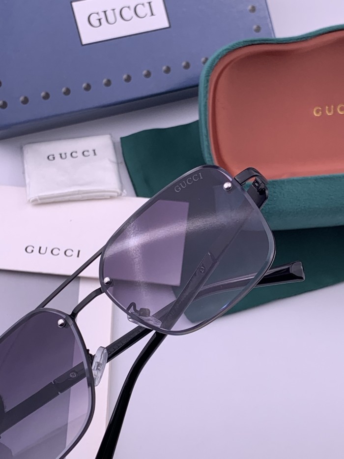 GUCCI SUNGLASSES-011