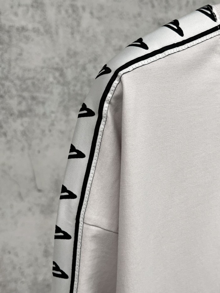 LONG TEES