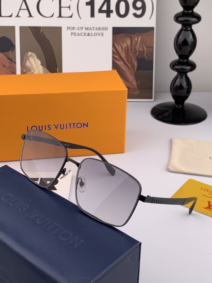 LOUIS VUITTON SUNGLASSES-011