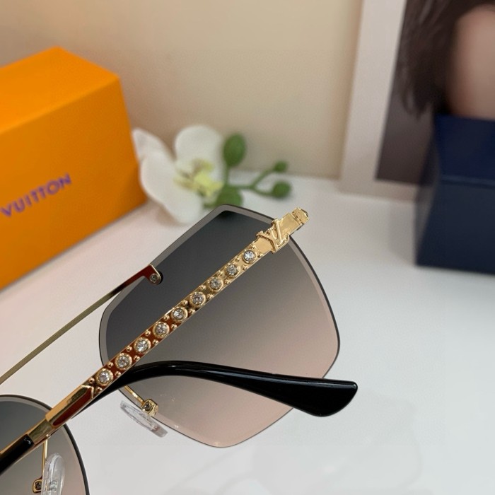 LOUIS VUITTON SUNGLASSES-59