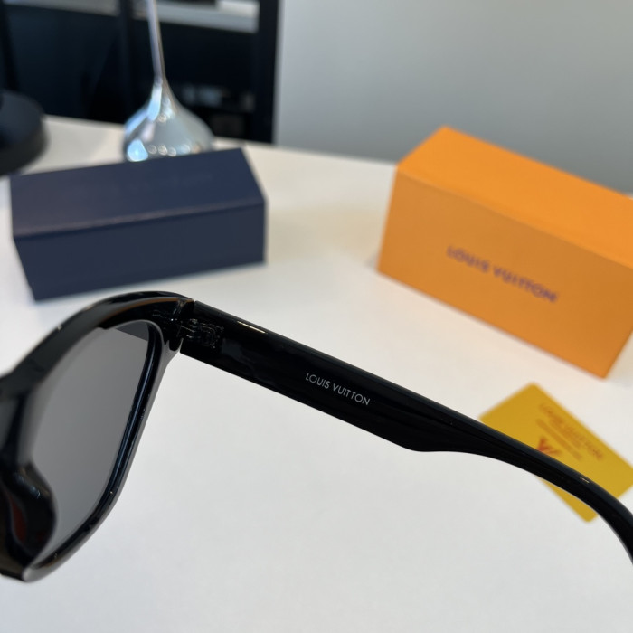 LOUIS VUITTON SUNGLASSES-09