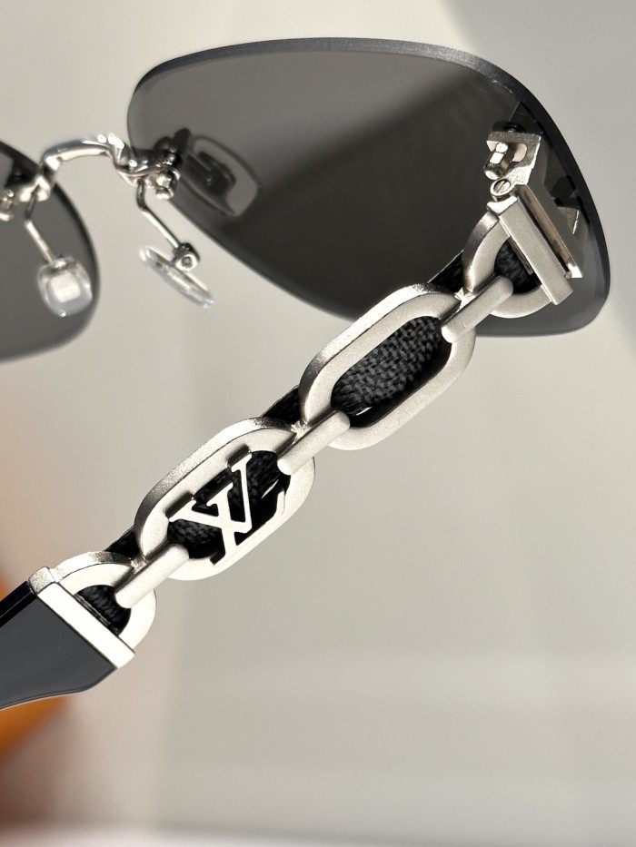 LOUIS VUITTON SUNGLASSES-061