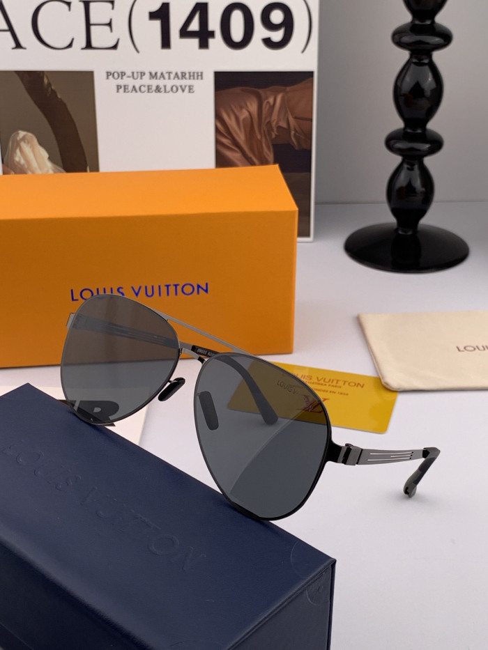 LOUIS VUITTON SUNGLASSES-011