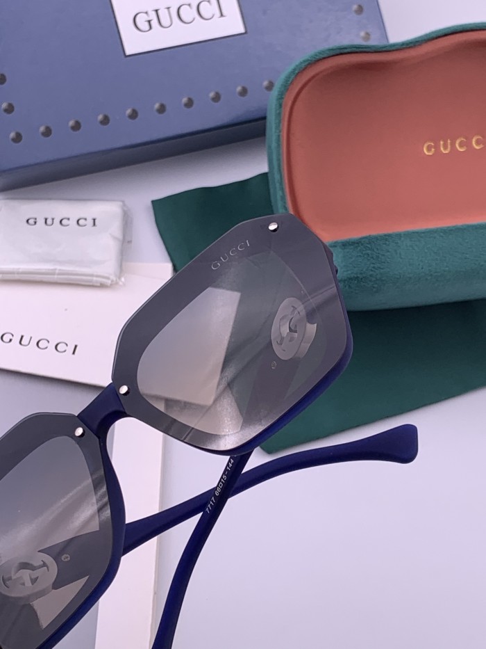 GUCCI SUNGLASSES-011