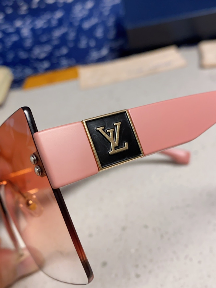 LOUIS VUITTON SUNGLASSES-09